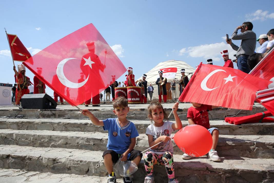 Konya ekibi, Ahlat’ta Malazgirt Zaferi ruhunu yeniden yaşatıyor 8